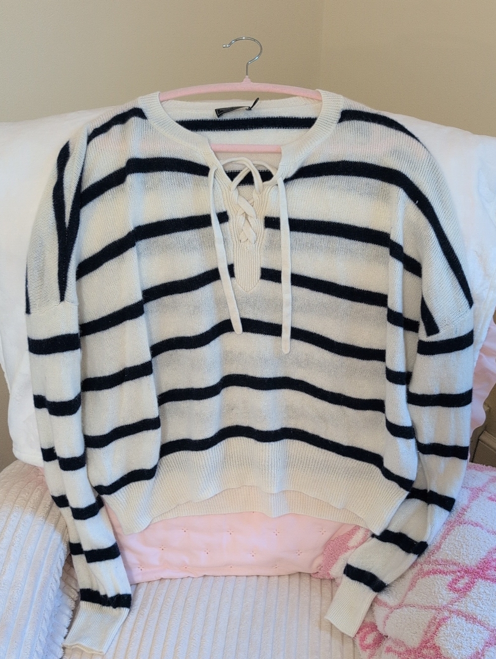 Vineyard Vines Lace-Up V-Neck Striped Sweater - White & Black